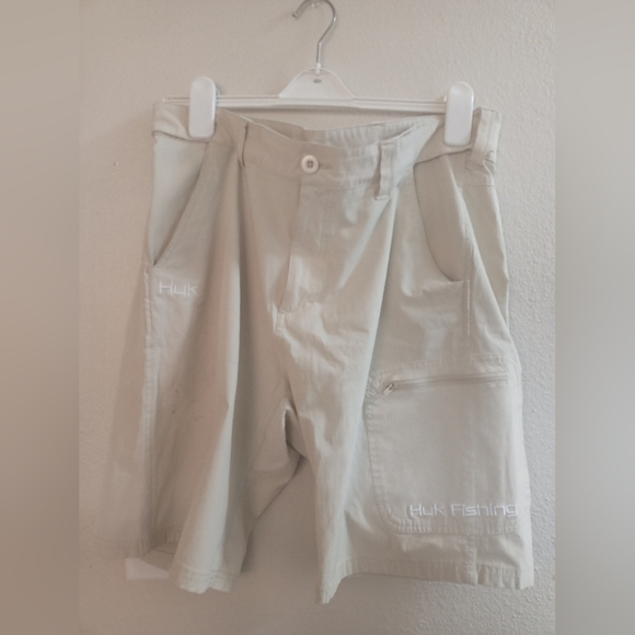 Huk Men's Tan Shorts - Picture 1 of 5